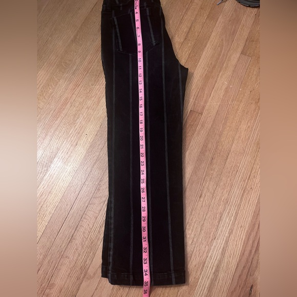 Lulus black cropped pinstriped jeans / 30” / medium / 8 - Picture 9 of 10